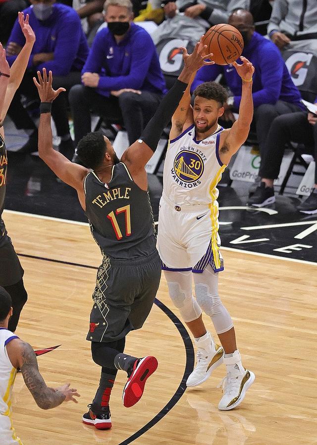 赛后体能课后，巴塞罗那状态回暖备战意甲，引发热议，临场指挥获称赞的简单介绍